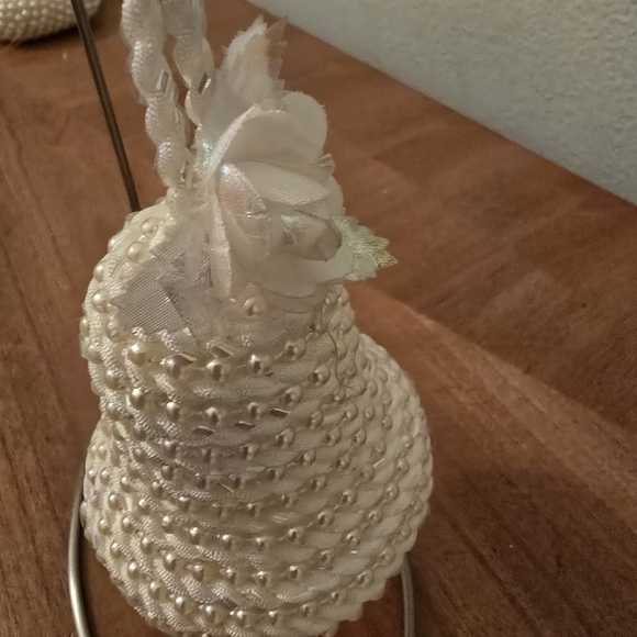 Set of 2 Vintage Pearl Embellished Christmas Holiday Bells - Picture 5 of 7